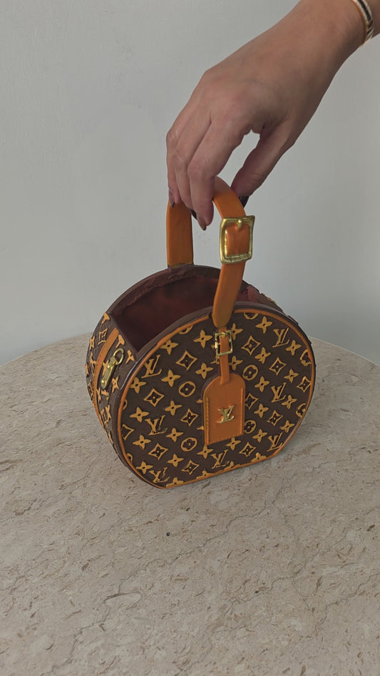 CHAPEAU HANDBAG VASE